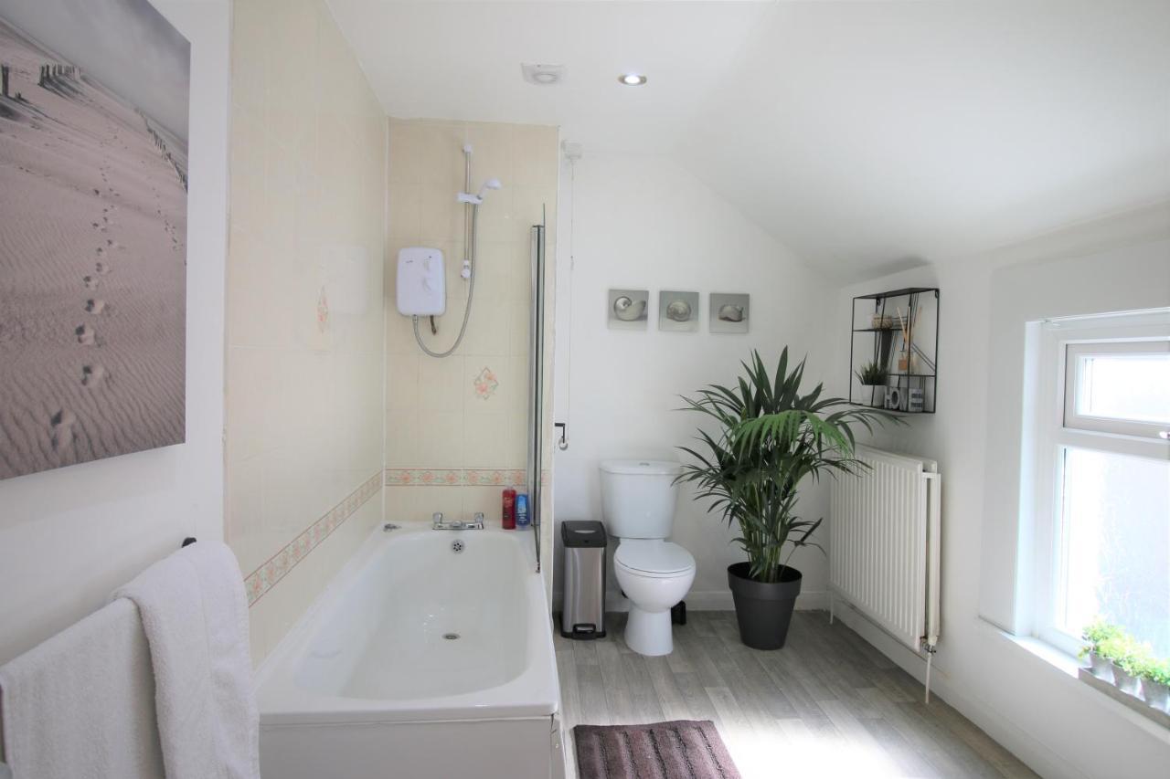 Three Bedroom Townhouse - Free Local Parking - By Property Promise Кардифф Экстерьер фото