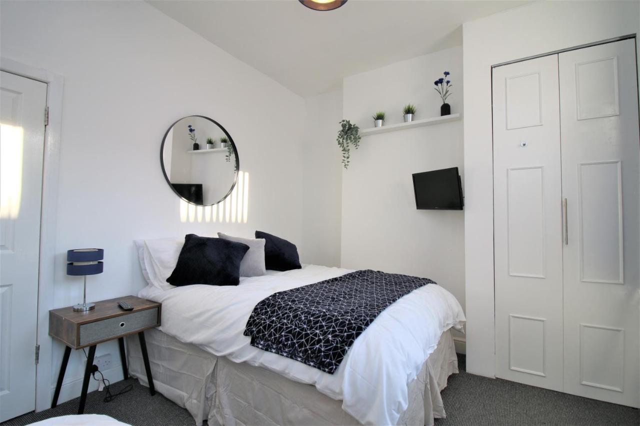 Three Bedroom Townhouse - Free Local Parking - By Property Promise Кардифф Экстерьер фото