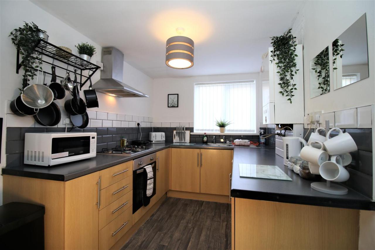 Three Bedroom Townhouse - Free Local Parking - By Property Promise Кардифф Экстерьер фото