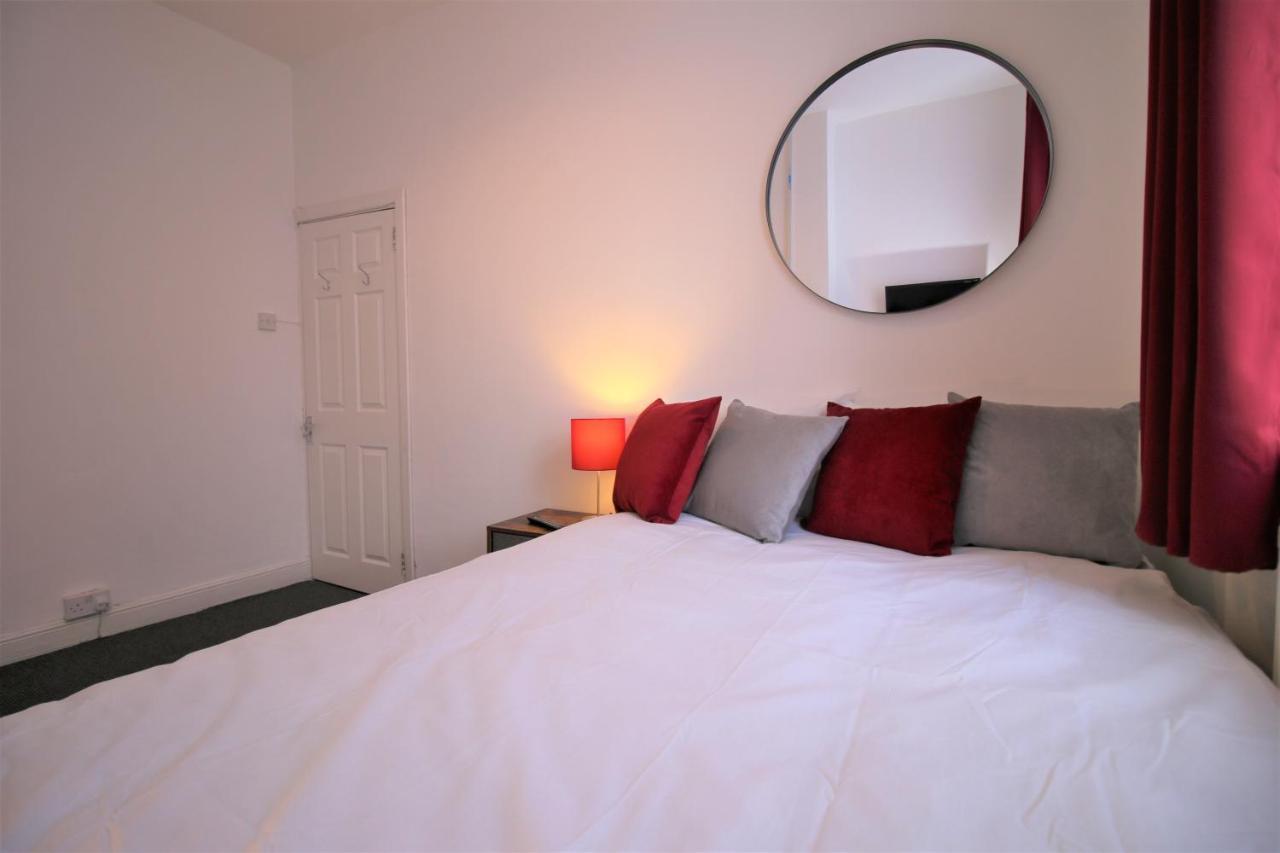 Three Bedroom Townhouse - Free Local Parking - By Property Promise Кардифф Экстерьер фото