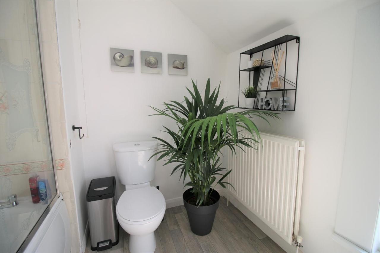 Three Bedroom Townhouse - Free Local Parking - By Property Promise Кардифф Экстерьер фото